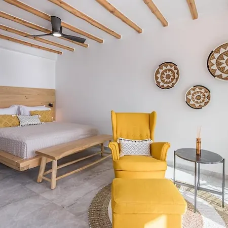 My Honey Bee * Plaka (Milos)