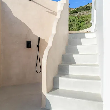 My Honey Bee * Plaka (Milos)