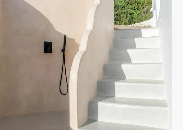 My Honey Bee * Plaka (Milos)